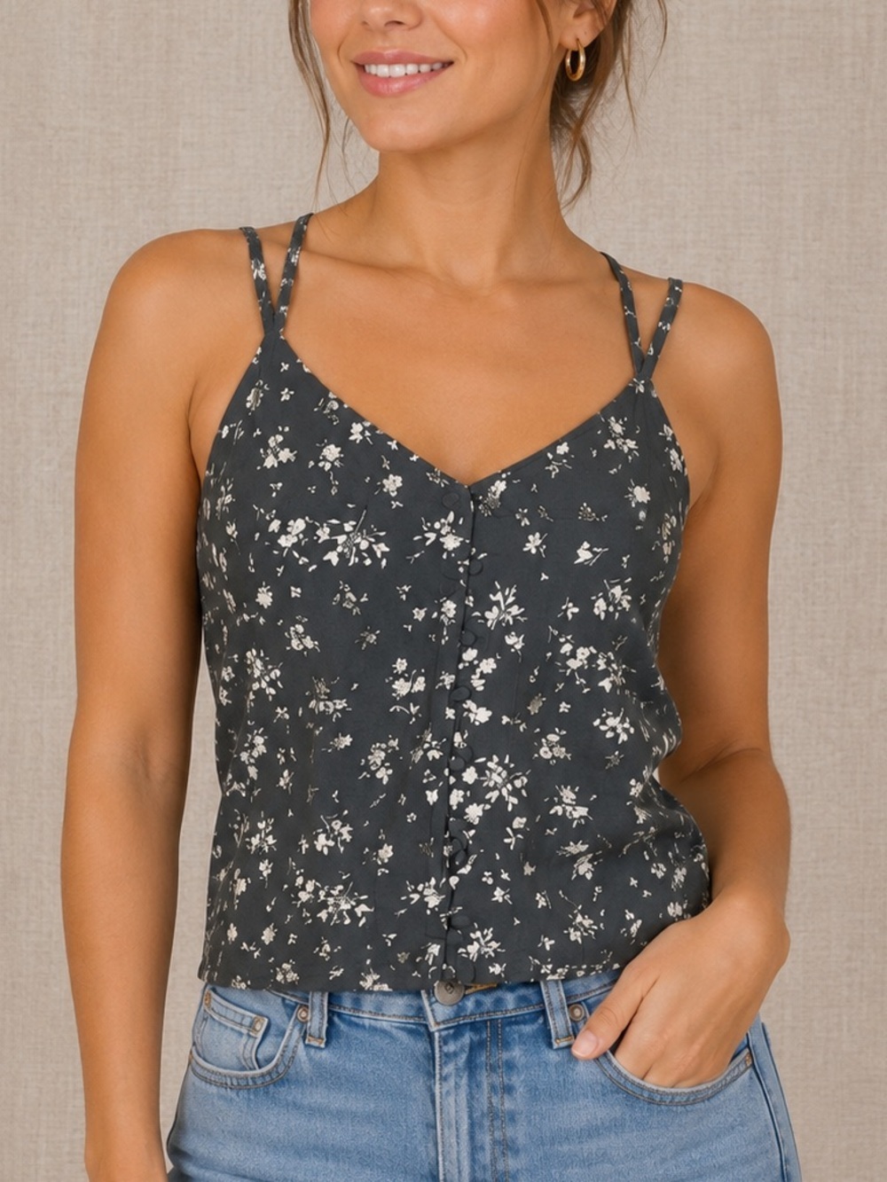 🌸3 for $30🌸 Garage Floral Faux Button Tank